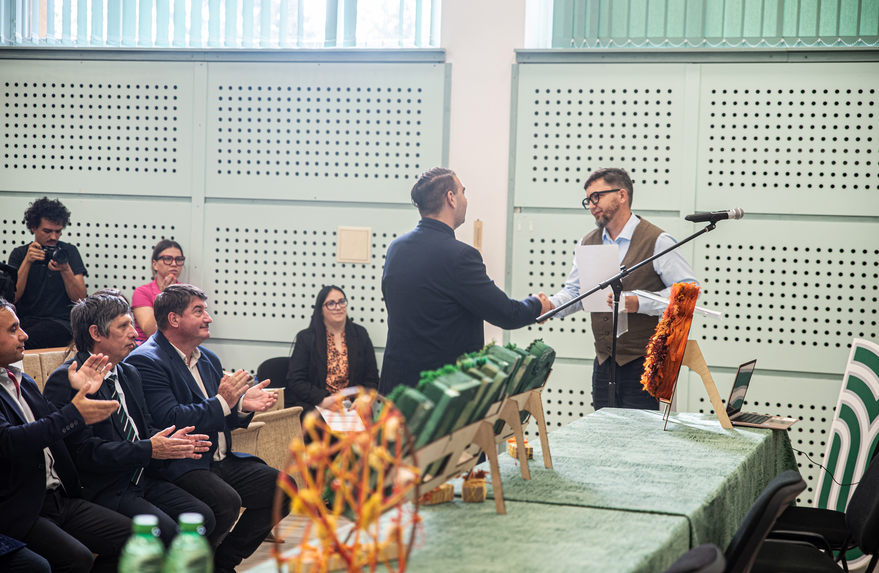 Küldetés: tudás, hit, közösség